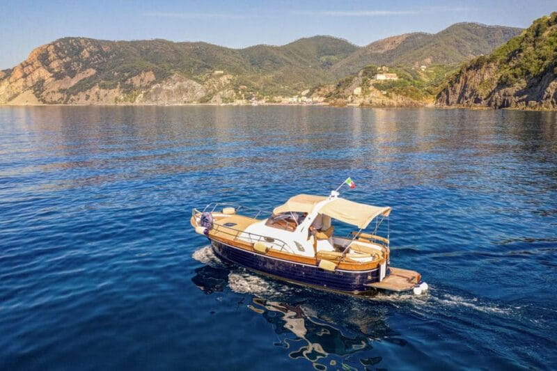 Private Boat Tour to the Cinque Terre (FD) - Onboard Tasting and Cultural Experience