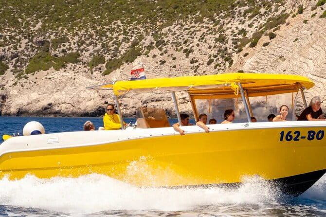 Private boat transfer Split - Bol - A detailed look at the Split to Bol boat transfer