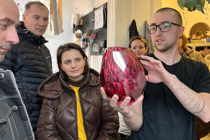 Private Bohemian Glass and Czech Crystal Tour with lunch included - FAQs