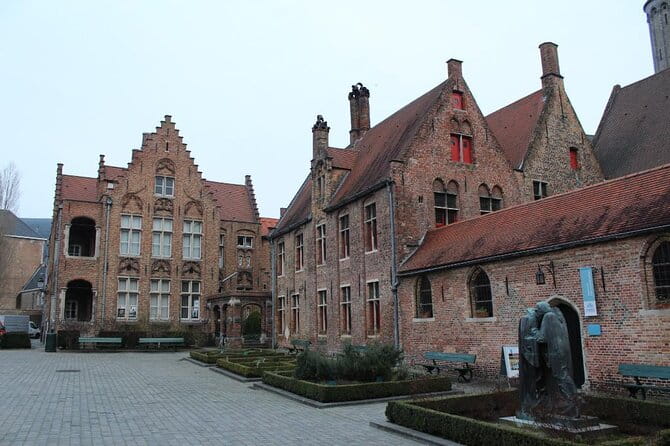 Private Bruges Iconic Sites and Chocolate Tasting Tour - Key Points / Takeaways