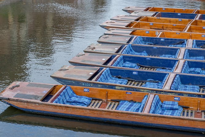 Private | Cambridge University Punting Tour - Discovering Cambridge from the Water: A Deep Dive into the Punting Experience