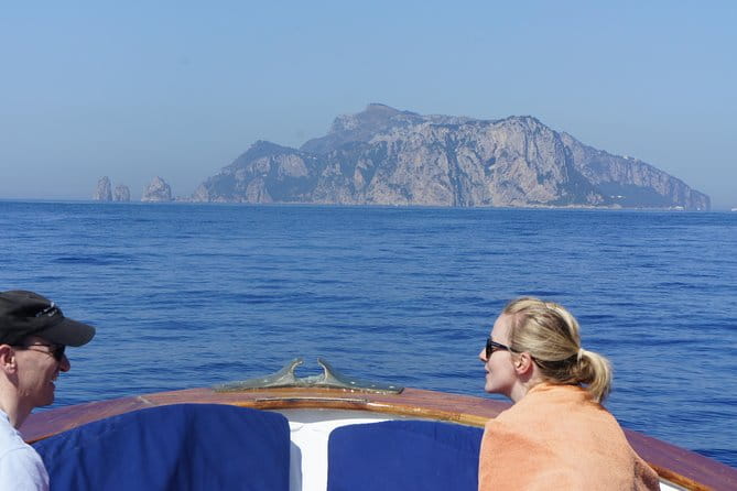 PRIVATE CAPRI ISLAND & BLUE GROTTO Full Day boat tour. - The Sum Up