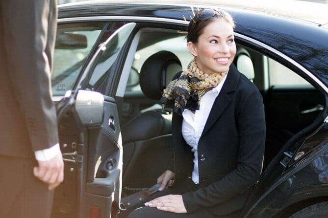 Private car with a driver in Paris 4-6 persons - An Inside Look at Private Car with Driver in Paris