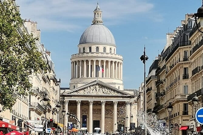 Private car with a driver in Paris - Exploring the Experience in Detail