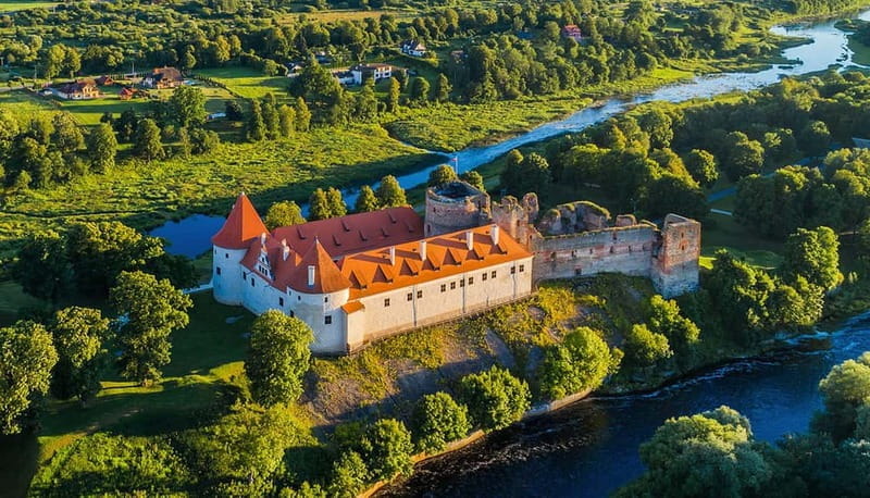 Private Castle tour from Riga:Rundale, Bauska+Hill of Cross - FAQ