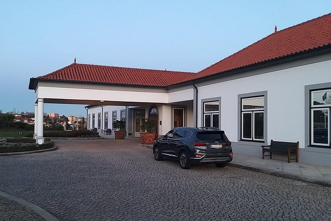 Private Chauffeur Service and Executive Car Hire - 4 Hours Custom - Who Should Consider This Service?