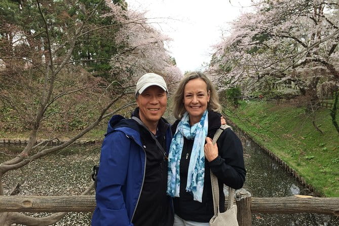 Private Cherry Blossom Tour in Hirosaki With a Local Guide - Private Guide Experiences