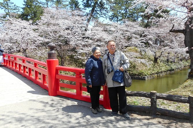 Private Cherry Blossom Tour in Hirosaki With a Local Guide - Photo Opportunities