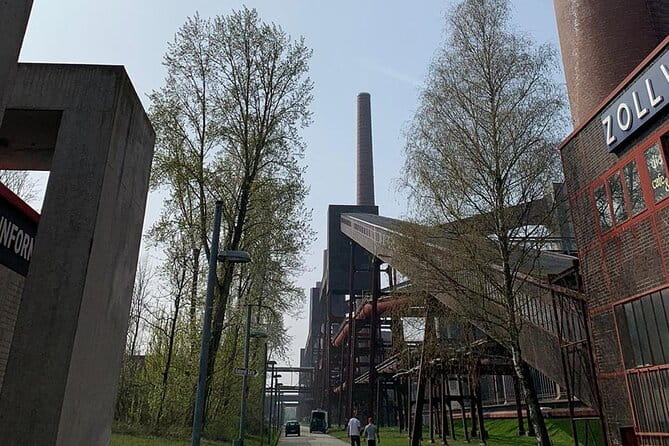 Private city rally around the Zollverein Coal Mine Industrial Complex in Essen - Key Points / Takeaways