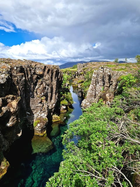 Private Combo 2in1 : Golden Circle and Northern Lights Tour - Entering Iceland’s Tectonic Heart at Thingvellir