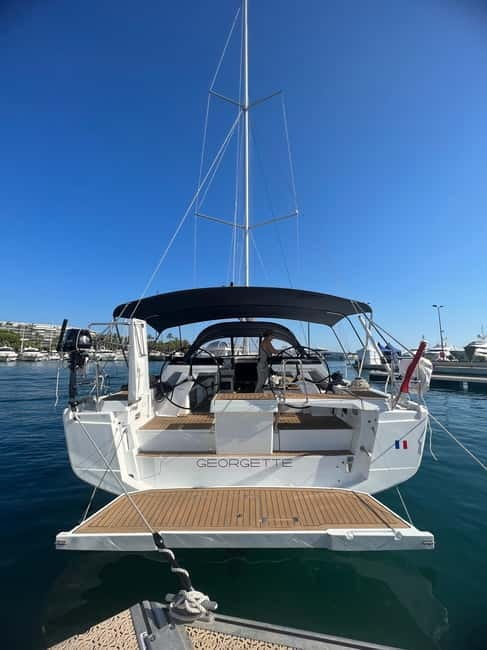 Private cruise departing from the old port of Cannes around the Lérins Islands - Practical Details and Considerations