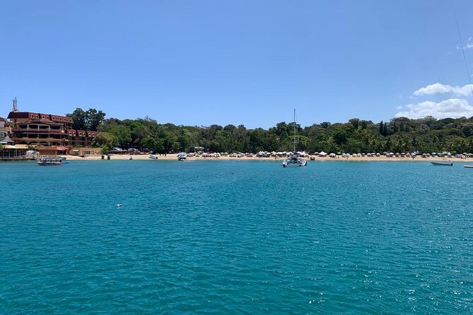 Private Cruise on a Hatteras 52 - Highlights of the Experience