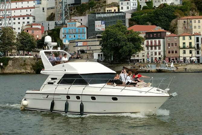 Private Cruise on Luxury Yacht in Porto - Key Points