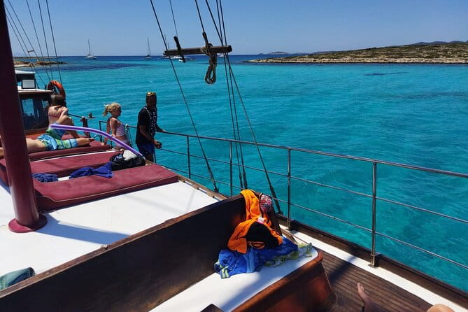 Private Cruise with Galatea(Paros,Antiparos,Despotiko,Bluelagoon) - Exploring the Day with Galatea: A Detailed Reflection