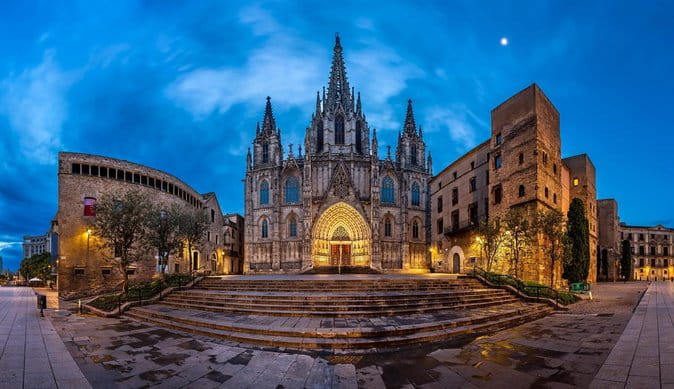 Private Customized Barcelona Tour by Mercedes VIP Bus and Personal Expert Guide - A Closer Look at the Experience