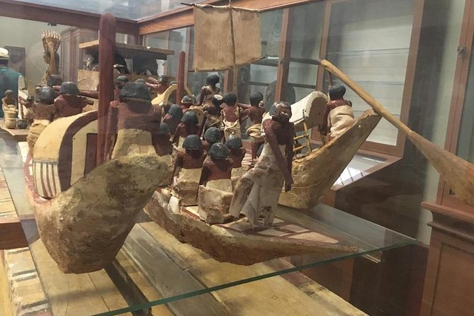 Private Day to Giza Pyramids, Egyptian Museum and Camel Sunset - Exploring the Giza Pyramids