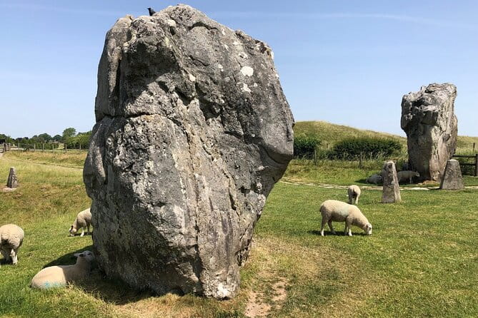 Private Day Tour from Bath to Avebury and Stonehenge with Pickup - Unpacking the Experience: A Deep Dive into the Prehistoric World