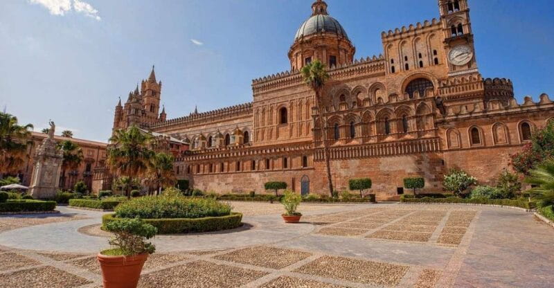 Private Day Tour to Palermo and Cefalù from Catania - Cefalù: A Seaside Village with Medieval Charm