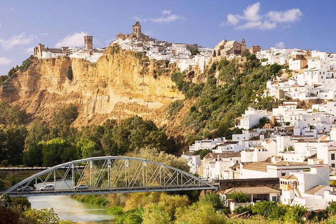 *Private Day Trip* from Jerez: The White Towns of Andalusia - Entering the Charm of Arcos de la Frontera