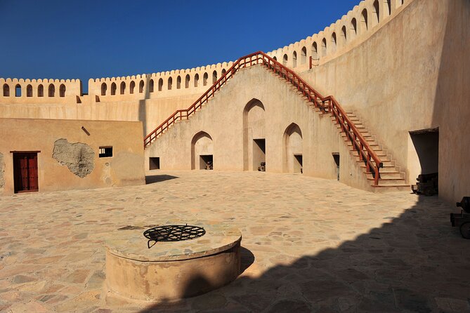 Private Day Trip to Nizwa, Jabal Akhdar (Green Mountain) & Birkat Al Moz - Included Tour Amenities and Transfers