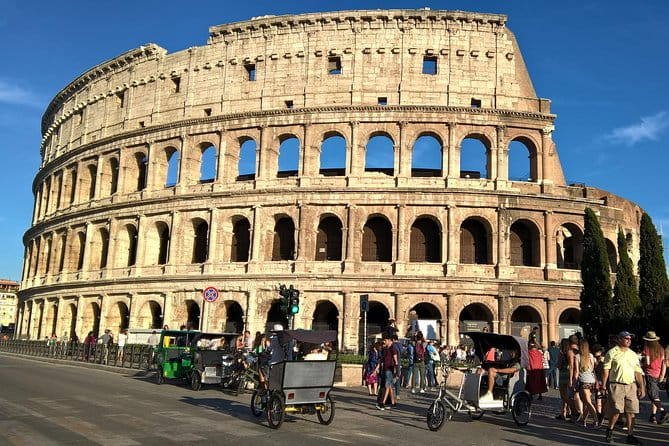 Private daytour of Rome from Civitavecchia port van Mercedes V - Vatican City: The Worlds Smallest Country