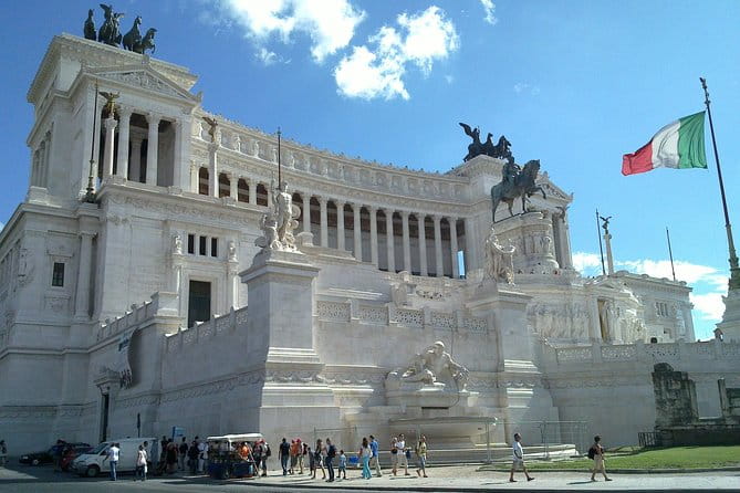 Private daytour of Rome from Civitavecchia port van Mercedes V - The Pantheon and Historic Churches