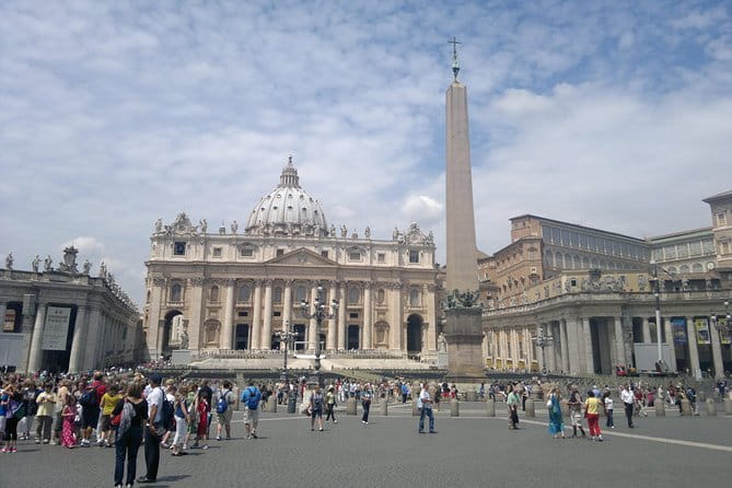 Private daytour of Rome from Civitavecchia port van Mercedes V - The Final Sight: Castel SantAngelo