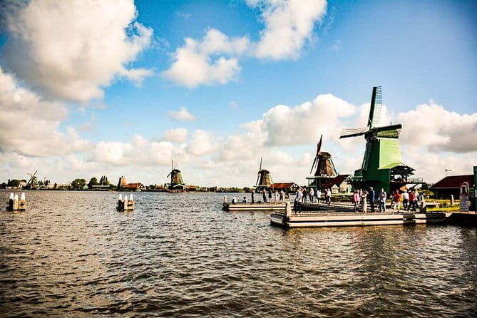 Private Daytrip Giethoorn and Windmills of Zaanse Schans from Amsterdam - FAQ
