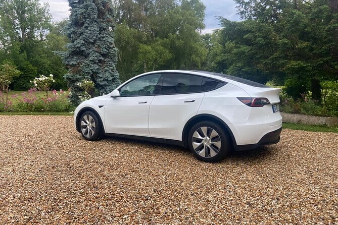 Private Driver between Paris and Charles De Gaulle / Orly Airport - Price, Value, and Booking Tips