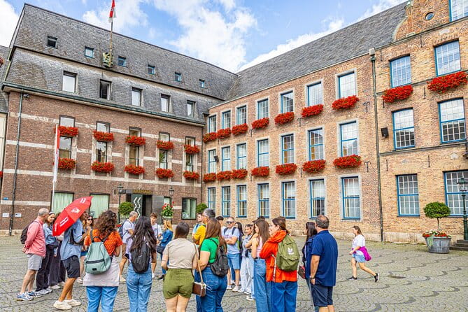 Private Düsseldorf Walking Tour  History, Culture & Hidden Gems - Discovering Düsseldorf’s Historic Heart and Modern Beat