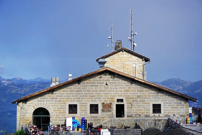 Private Eagles Nest Tour, Skip The Line, WW2 Doku-Center & Lunch - FAQ