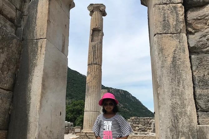 Private Ephesus & House of Mother Mary Tour - Visiting the House of Mother Mary: A Quiet Moment on Bülbül Mountain