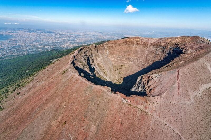 Private excursion to Pompeii and to Vesuvius - Climbing Mount Vesuvius: A Geological Adventure
