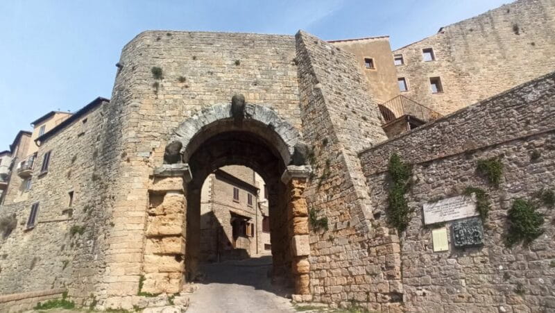 Private Excursion: Volterra & San Gimignano+wine tastings - An Authentic Taste of Tuscany: Exploring Volterra, San Gimignano, and the Chianti Region