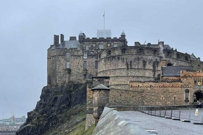 Private Executive Edinburgh Airport transfers to Edinburgh City - FAQs