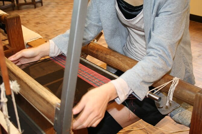 Private Experience of Weaving Oshima Tsumugi Textiles - Souvenir Opportunities