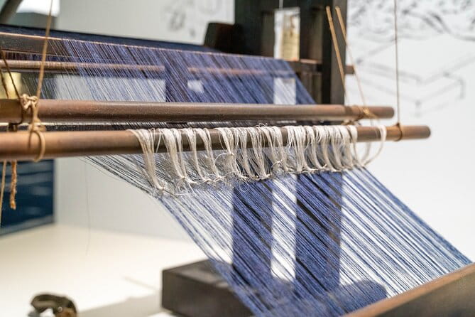 Private Fabric Making History Tour in Tokamachi - Weaving Tradition and Innovation: Modern Fabric-Making Techniques