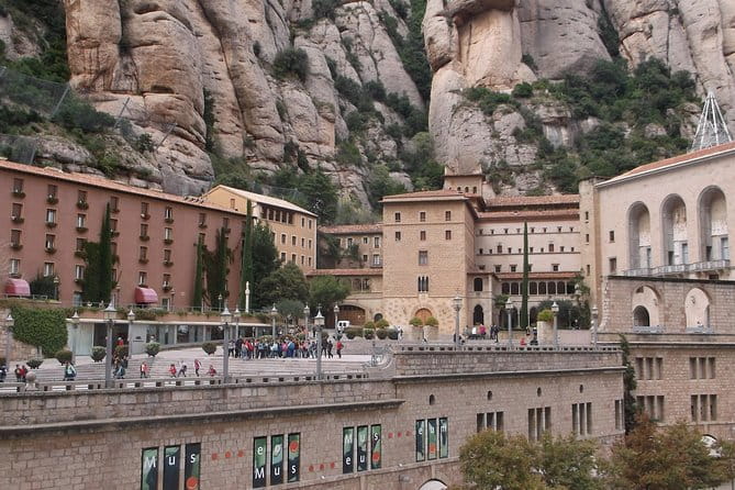Private Full Day City Tour of Barcelona and Monastery of Montserrat w/ pick up - FAQ