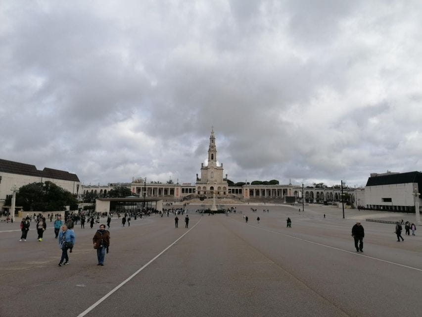 Private Full Day Tour - Fatima, Batalha, Nazare and Obidos - Nazare - Fishing Village Charm
