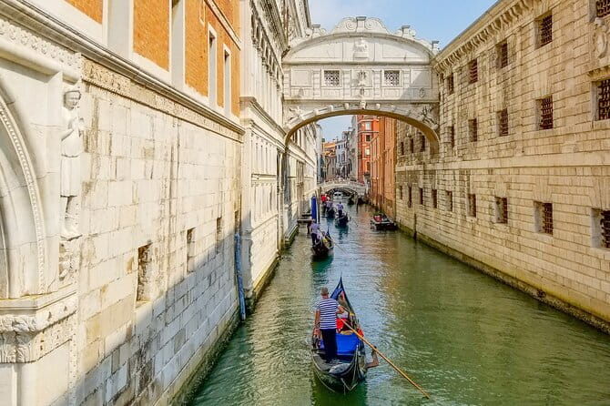 Private Full Day Tour from Milan to Venice with local tour guide and fast train - Discovering Venice in a Day: An In-Depth Look