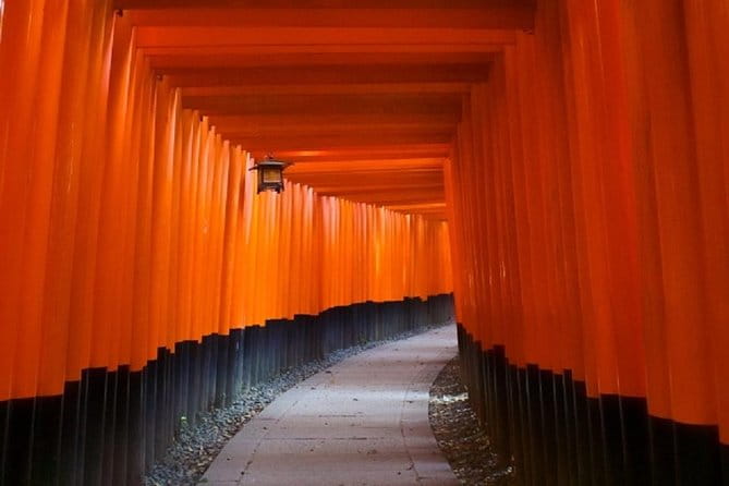 Private Fushimi Inari Sightseeing and Nishiki Food Tour - Highlights of Fushimi Inari