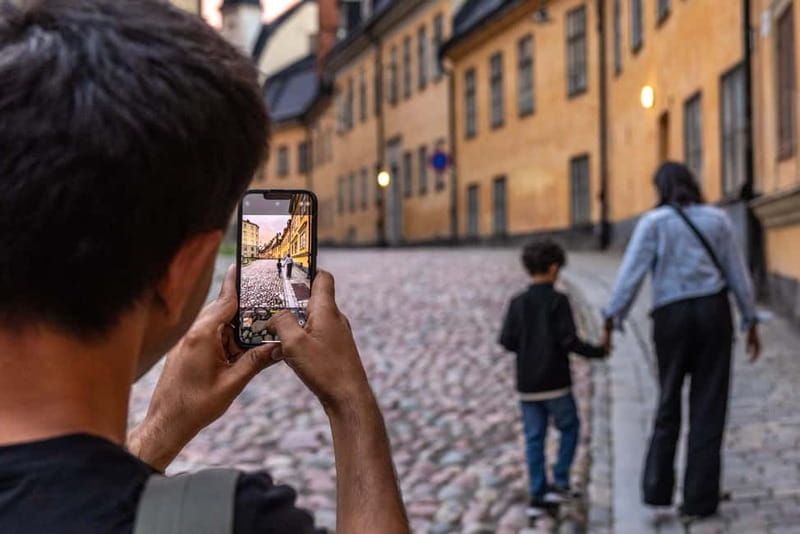 Private Golden Hour Photo Walk in Stockholm - FAQ