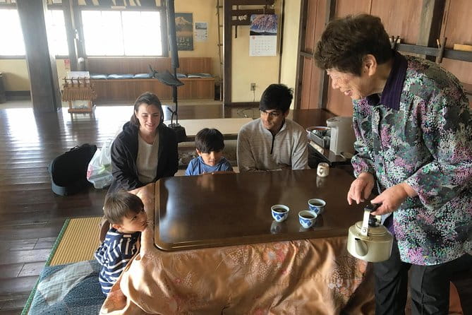 Private Guided Hidden Gems Tour by Local English Speaking Driver - Discovering Kawaguchi Sengen Shrine