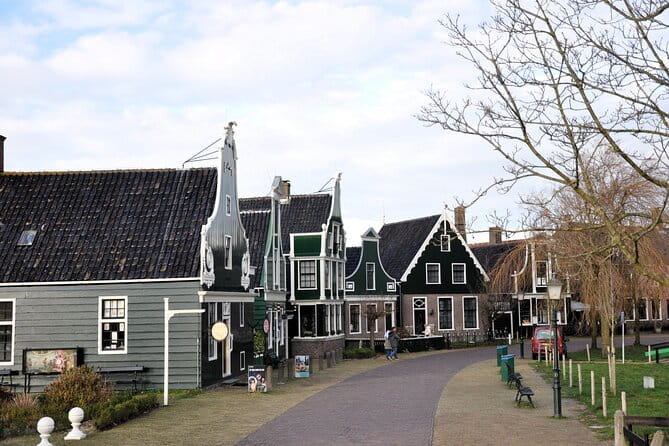 Private Guided Keukenhof Gardens and Zaanse Schans Tour - FAQ