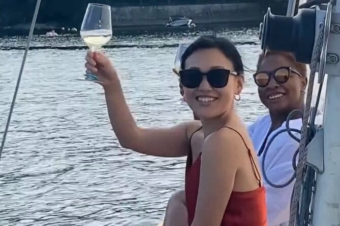 Private Guided Sailing Boat Tour on Lake Como with Aperitif - Who Will Love This Experience?