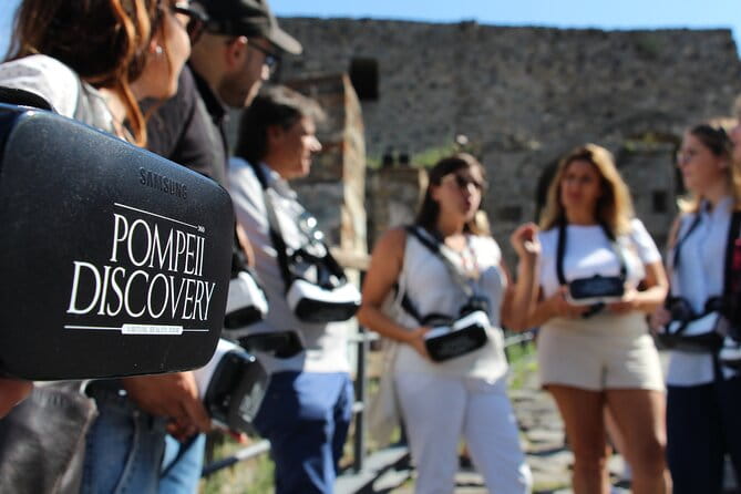 Private Guided Tour and VR Headsets in the Ancient Pompeii - Exploring Pompeii with a Private Guide and Virtual Reality