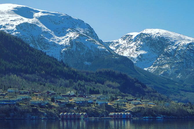 PRIVATE GUIDED TOUR: Folgefonna Glacier roundtrip from Bergen, 8 hours - Crossing Hardangerfjord by Ferry