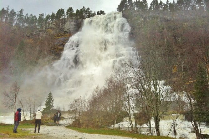 PRIVATE GUIDED TOUR: Norway's Highlights  Viking Special, 11-12 hours  WINTER - Who Will Love This Tour?