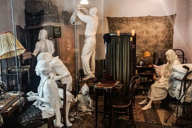 Private Guided Tour: Oskar Schindler's Factory - Engaging Guides Make the Difference