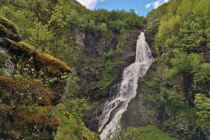 PRIVATE GUIDED TOUR: The Heart of Norway  Viking Special, 8-9 hours  SUMMER - The Heart of the Landscape: Gudvangen and Nærøyfjord